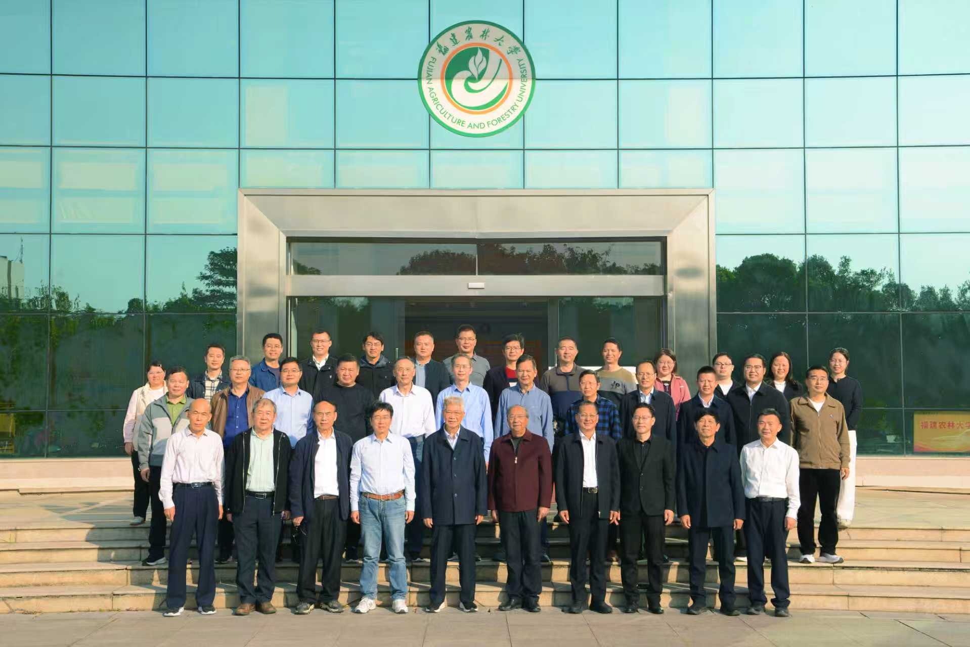 合影.jpg 合影.jpg